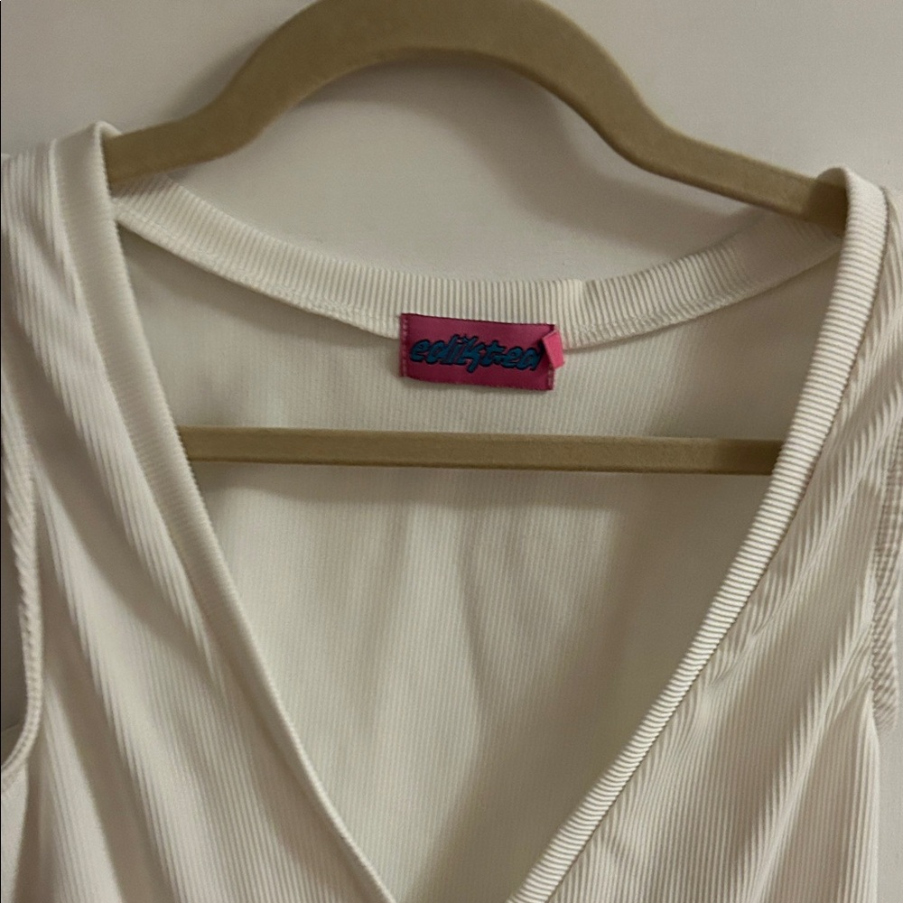 Edikted Ribbed Bodysuit - Picture 2 of 9